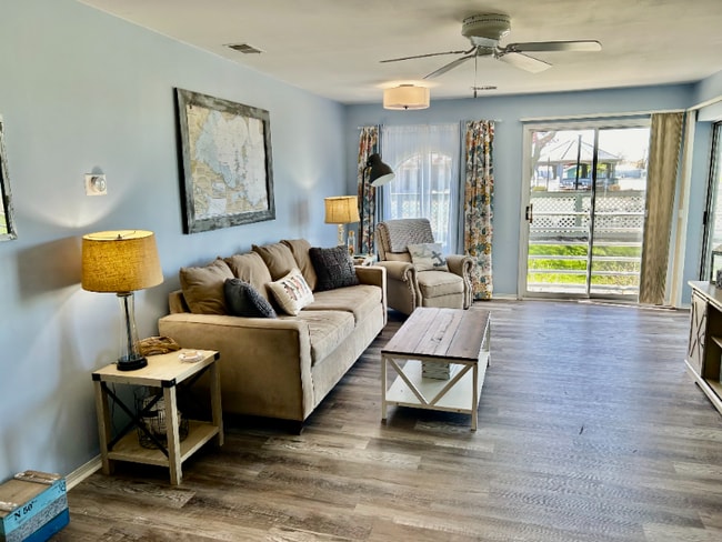 356 Clinton Reef Dr in Port Clinton, OH - Foto de edificio - Building Photo