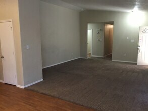 5849 Sandoval Dr NE in Rio Rancho, NM - Building Photo - Building Photo