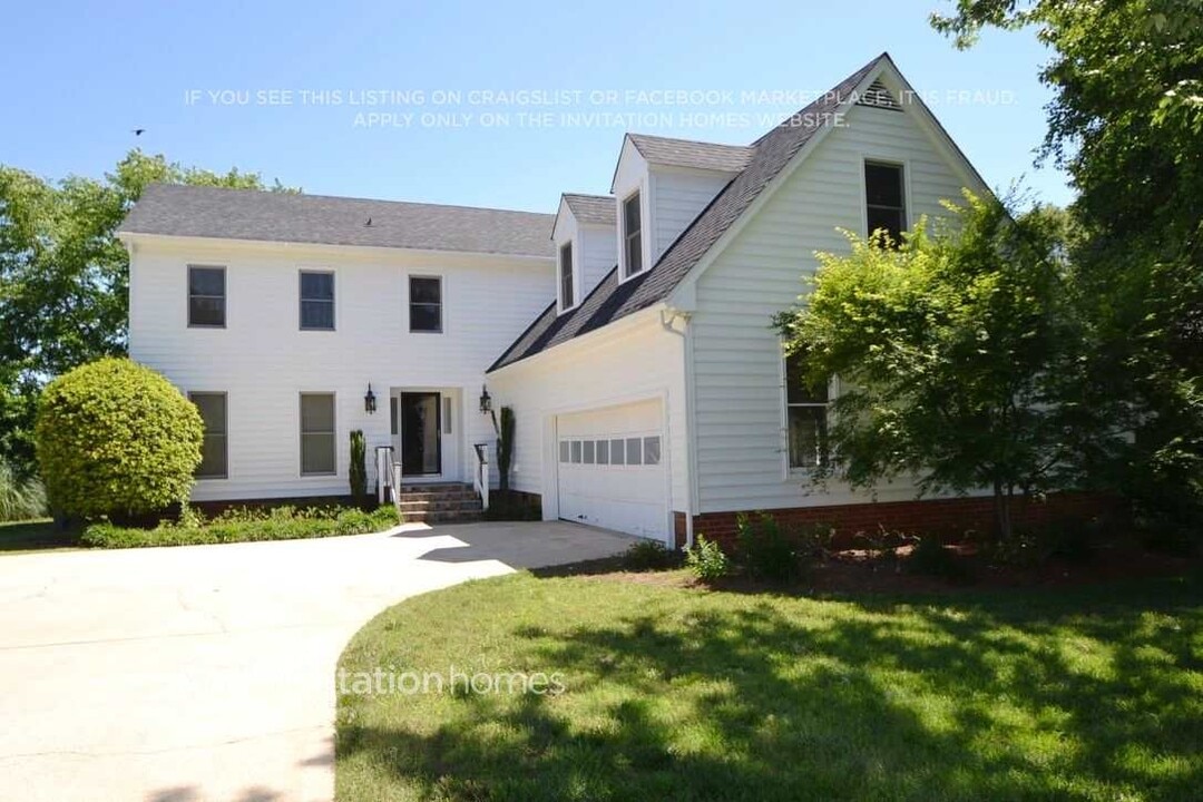 10601 Bryony Ct in Charlotte, NC - Building Photo