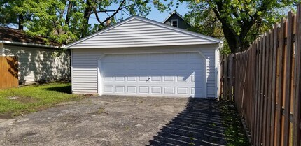 2302 Hood Ave in Cleveland, OH - Building Photo - Building Photo