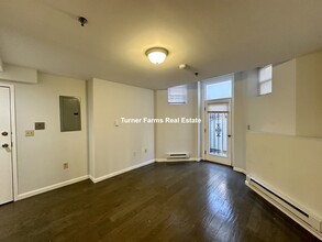 28 Queensberry St, Unit B in Boston, MA - Building Photo - Building Photo