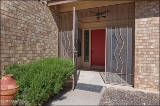 601 Firedale Ln in El Paso, TX - Building Photo - Building Photo