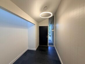 1620 Ash St in Lake Oswego, OR - Building Photo - Building Photo