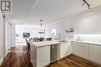 500-5500 Queens Quay W in Toronto, ON - Building Photo - Building Photo