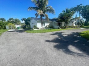 8785 SW 176th Terrace in Palmetto Bay, FL - Building Photo - Building Photo