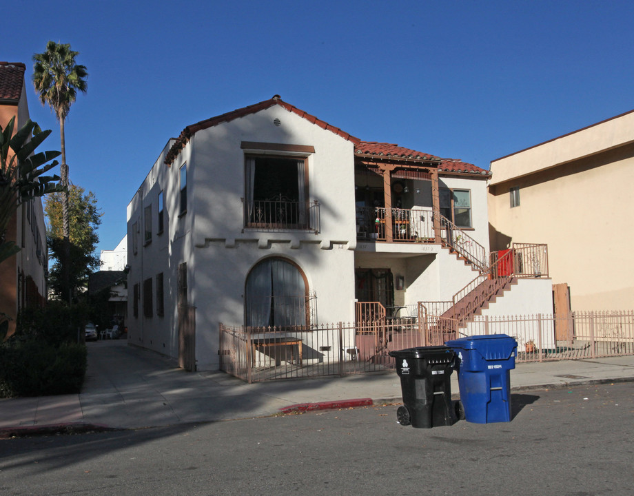 1835 New Hampshire Ave in Los Angeles, CA - Building Photo