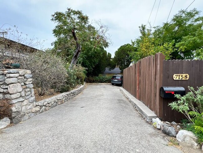 7158 1/2 Apperson St in Los Angeles, CA - Building Photo - Building Photo