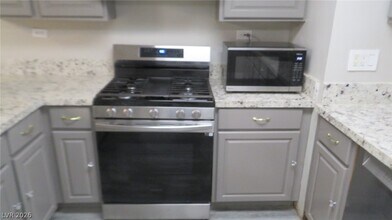 5844 Willard St in Las Vegas, NV - Building Photo - Building Photo