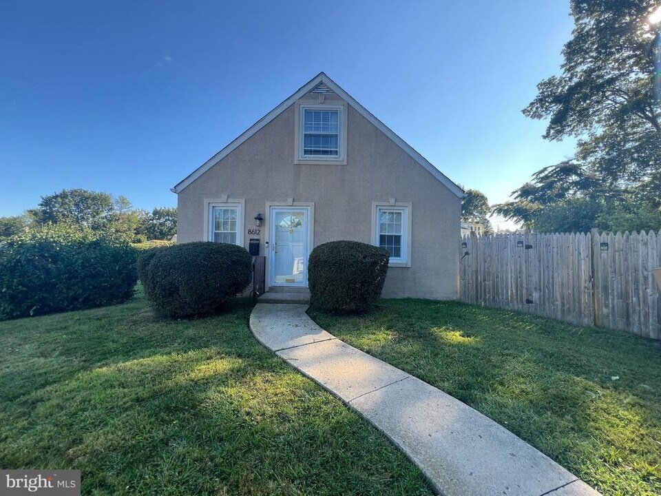 8612 Sagamore Rd in Philadelphia, PA - Building Photo