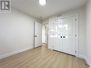 450 Mill St in Windsor, ON - Building Photo - Building Photo