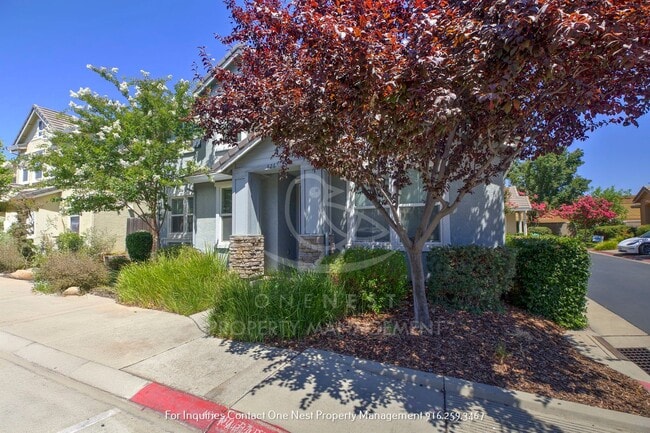 property at 826 Courtyards Loop