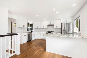 16615 NE 87th St in Redmond, WA - Building Photo - Building Photo