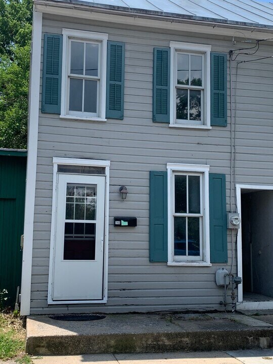 140-140 E St in Carlisle, PA - Building Photo