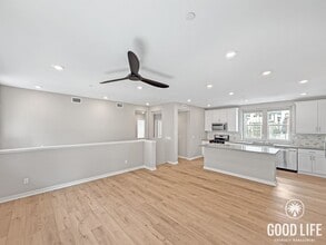 10512 Derella Wy in San Diego, CA - Building Photo - Building Photo