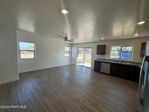 7565 E Addis Ave in Prescott Valley, AZ - Building Photo - Building Photo