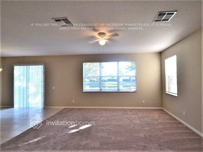 2404 Spring Hollow Loop in Wesley Chapel, FL - Foto de edificio - Building Photo