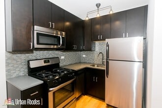 2410 S Kedzie Ave, Unit J06W in Chicago, IL - Foto de edificio - Building Photo