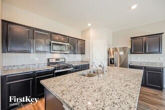 13506 Summer Light in Saint Hedwig, TX - Foto de edificio - Building Photo