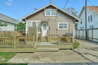 1111 Rutland St in Houston, TX - Building Photo - Building Photo