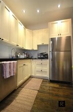 10 5th Ave-Unit -4-B in New York, NY - Building Photo - Building Photo