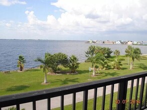 1500 Park Beach Cir in Punta Gorda, FL - Building Photo - Building Photo