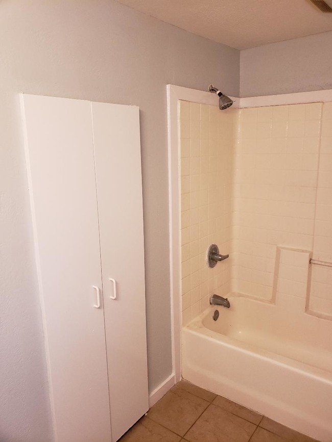 113 Holland Ct in Creve Coeur, IL - Building Photo - Building Photo