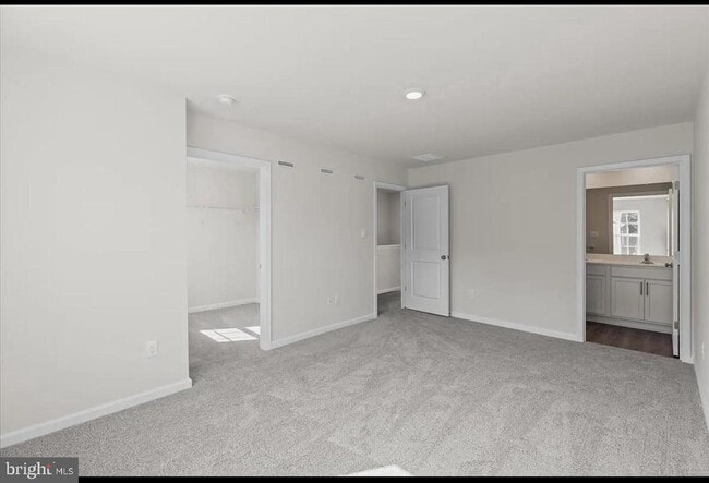 property at 31 Whaler Dr