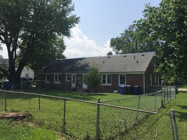 property at 1566 Elizabeth St