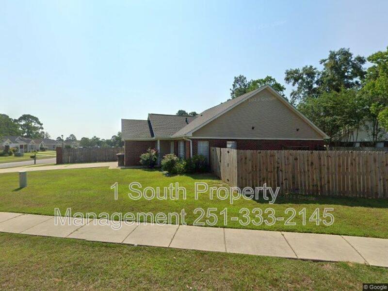1975 Willow Oak Dr in Mobile, AL - Building Photo