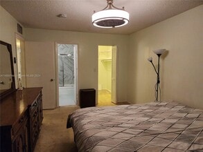 5300 Washington St, Unit R202 in Hollywood, FL - Foto de edificio - Building Photo