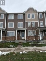 1694 Maple Grove Rd in Ottawa, ON - Building Photo