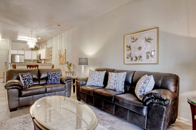 1310 River Oaks Dr in Myrtle Beach, SC - Foto de edificio - Building Photo