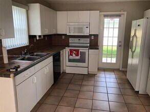 11274 SW 64th Ln in Miami, FL - Building Photo - Building Photo