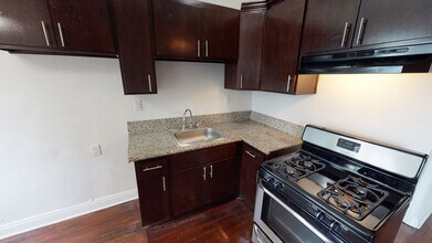 2404 1/2 S Budlong Ave in Los Angeles, CA - Building Photo - Building Photo