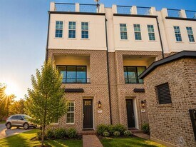 2114 Wenge Ln in Dallas, TX - Building Photo