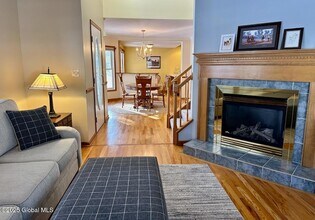 1 Inlander Rd in Saratoga Springs, NY - Foto de edificio - Building Photo