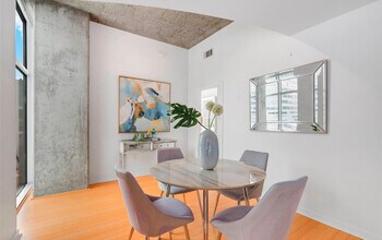 1700 Bassett St, Unit 516 in Denver, CO - Building Photo - Building Photo