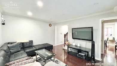 4 Chipmunk Cres in Brampton, ON - Building Photo - Building Photo