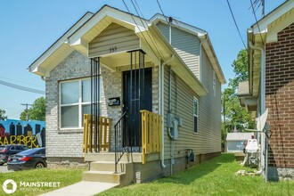 939 Camden Ave in Louisville, KY - Building Photo - Building Photo