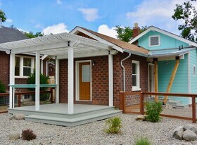 227/227.5-2275 Moran St in Reno, NV - Building Photo