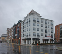 Eastside Commons Condominiums in Stamford, CT - Foto de edificio - Building Photo