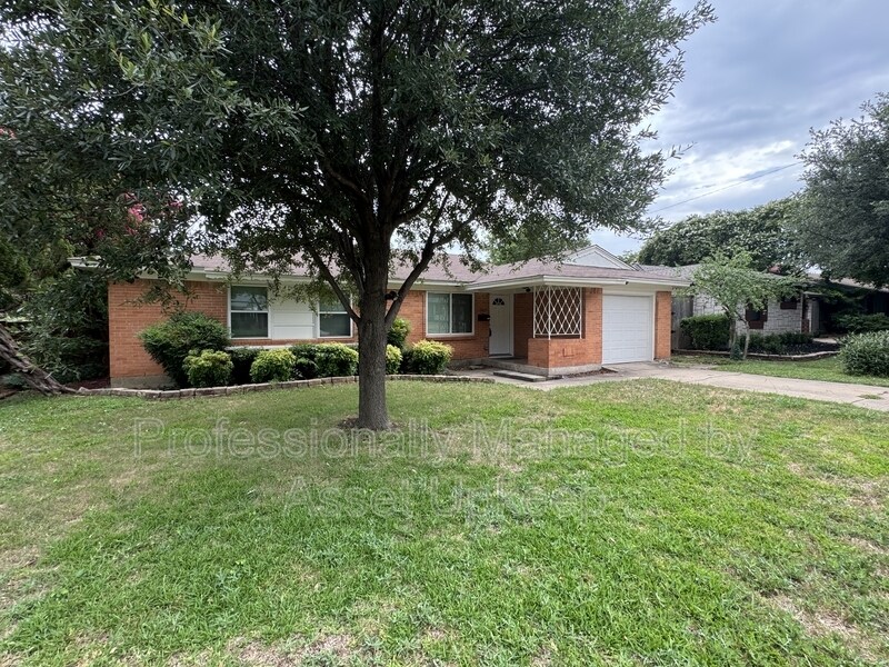 1223 Dumont Dr in Richardson, TX - Building Photo