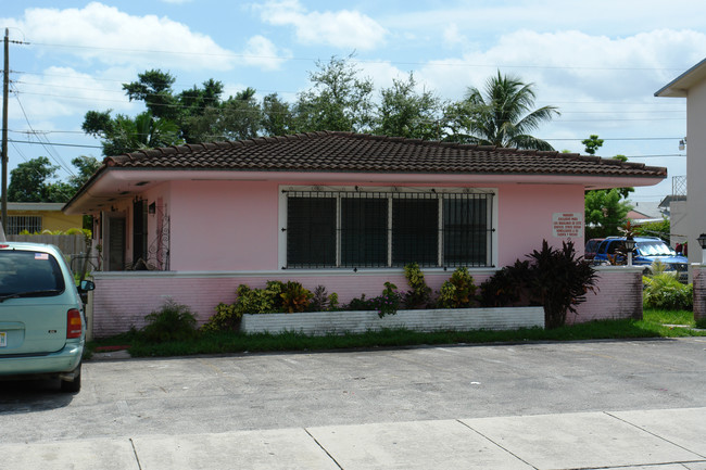 6420 W Flagler St in Miami, FL - Building Photo - Building Photo