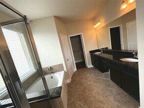 307 Maverick Run Ct in Rosenberg, TX - Foto de edificio - Building Photo