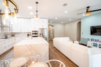 13000 SW 52nd St in Miramar, FL - Building Photo - Building Photo
