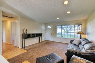 2243 S 287th St in Federal Way, WA - Building Photo - Building Photo