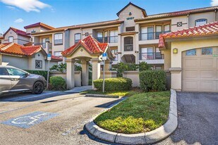 18107 Peregrines Perch Pl in Lutz, FL - Building Photo