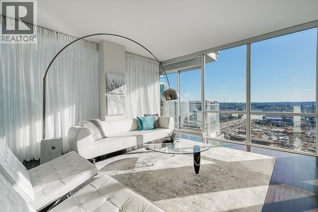 1455 Howe St in Vancouver, BC - Building Photo - Building Photo