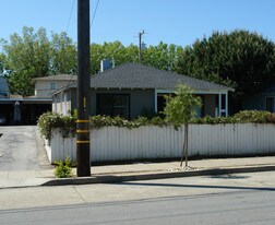 445 Rollins Rd in Burlingame, CA - Building Photo