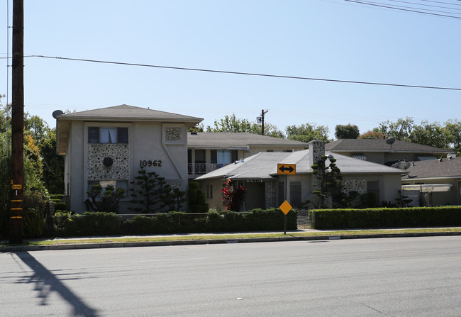 10960-10962 Culver Blvd in Culver City, CA - Building Photo - Building Photo